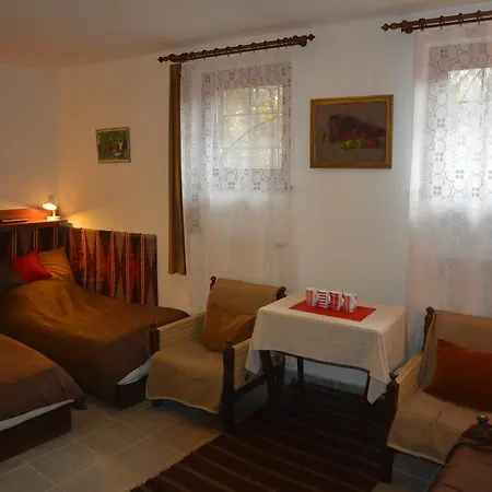 Agyagos7 Apartman Erlau
